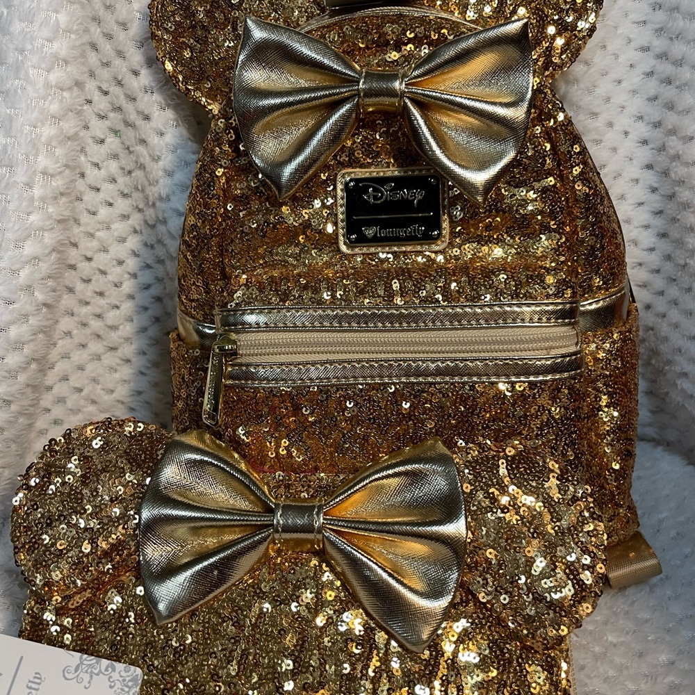 Loungefly Disney Yellow Gold Sequin backpack/wallet. NWT RARE. heart (pre funko
